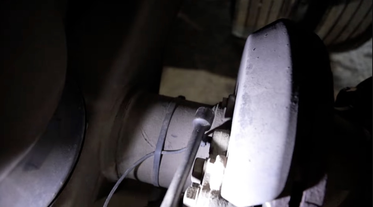 Mechanic running engine diagnostics